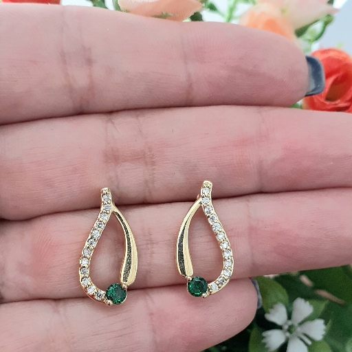 Brinco Zircônias na cor Esmeralda